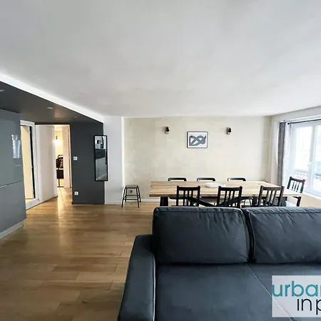 アパート Urban Flat 89 - Charming 3 Bedroom Flat In *