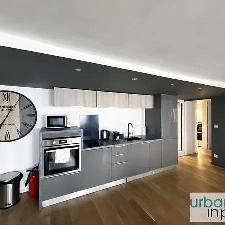 Urban Flat 89 - Charming 3 Bedroom Flat In דירה פריז